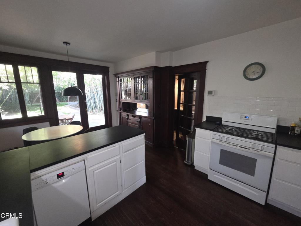 126 North Meridith Avenue Pasadena, CA 91106 - Photo 7 of 31 6 kit