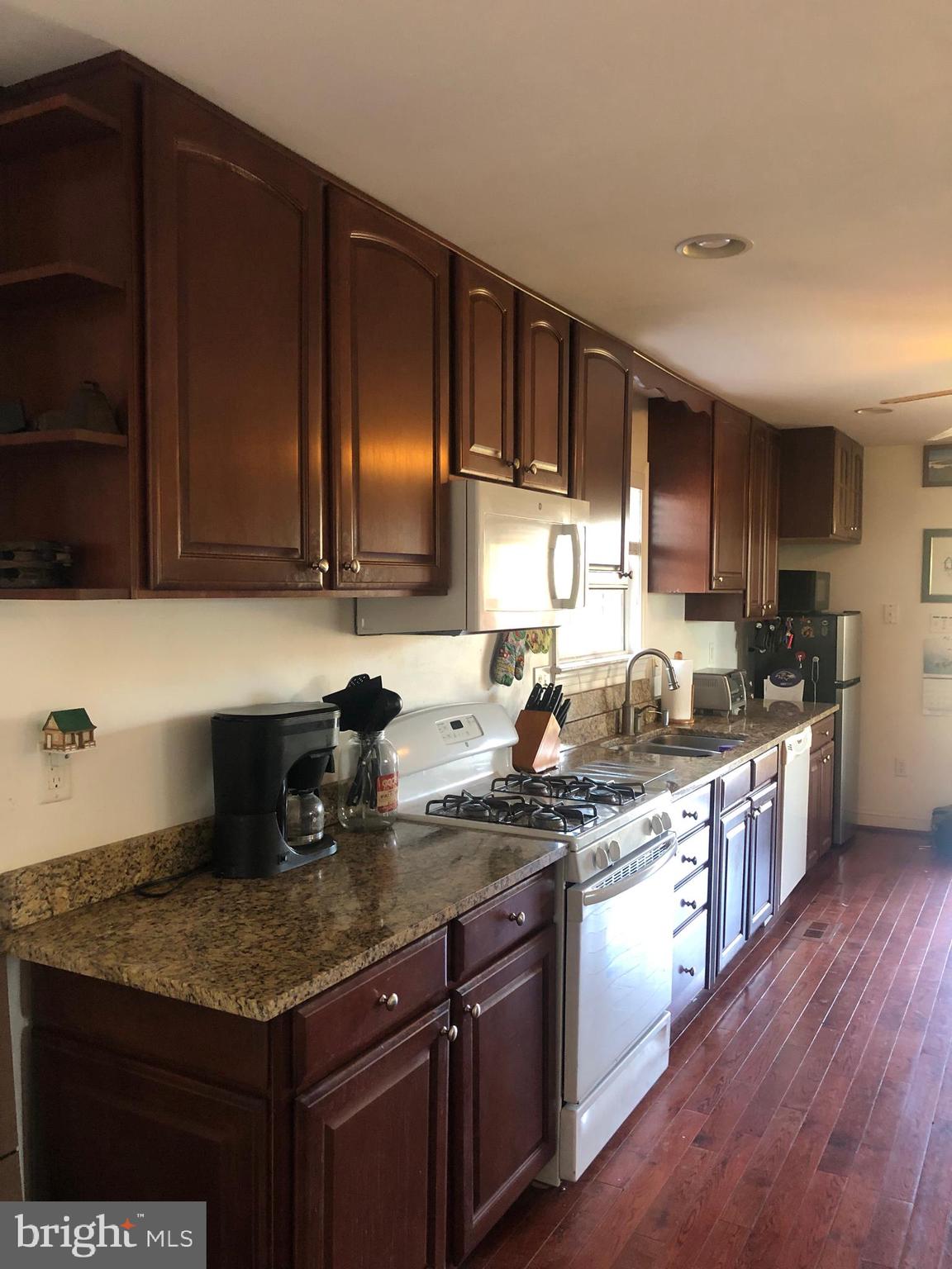 12550 Shoemaker Road Taneytown, MD 21787 - Photo 14 of 30 Cherry kitchen cabinets with Granite