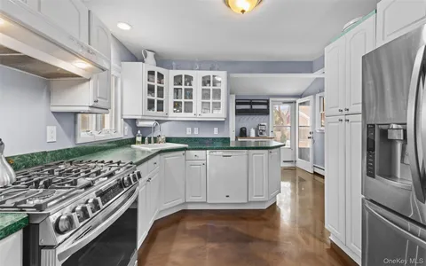 $859,000 | 25 Bay 3rd Street, Islip, NY 11751