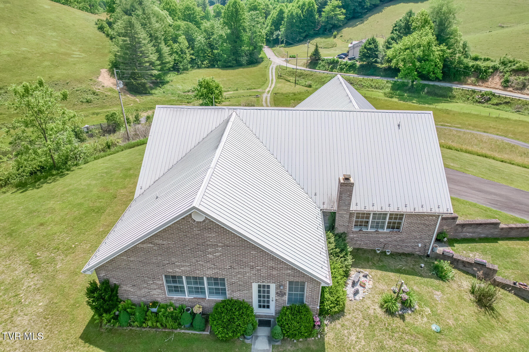 1044 Waters Road Laurel Bloomery, TN 37680 - Photo 59 of 72 1044 Waters Rd-61