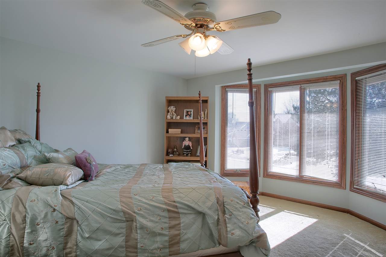2614 Lambeth Park Rochester, MI 48306 - Photo 22 of 32 2nd Bedroom