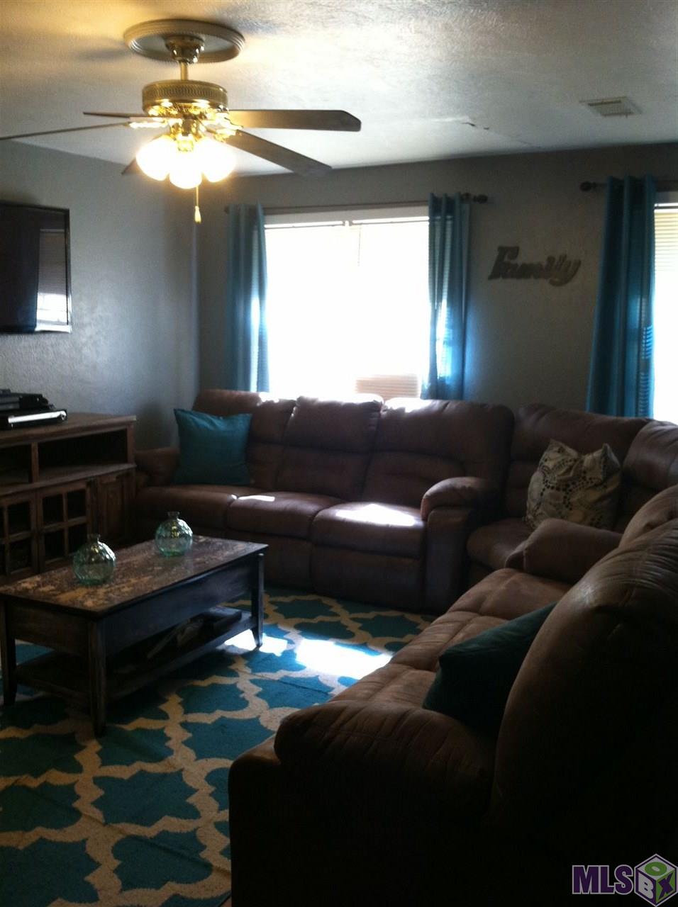 3065 Conley Avenue Baton Rouge, LA 70805 - Photo 5 of 27 Living room