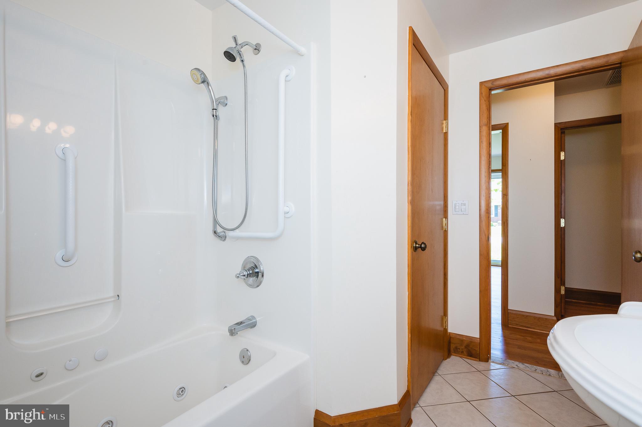 4124 Kahlston Road Nottingham, MD 21236 - Photo 19 of 40 Bath Main