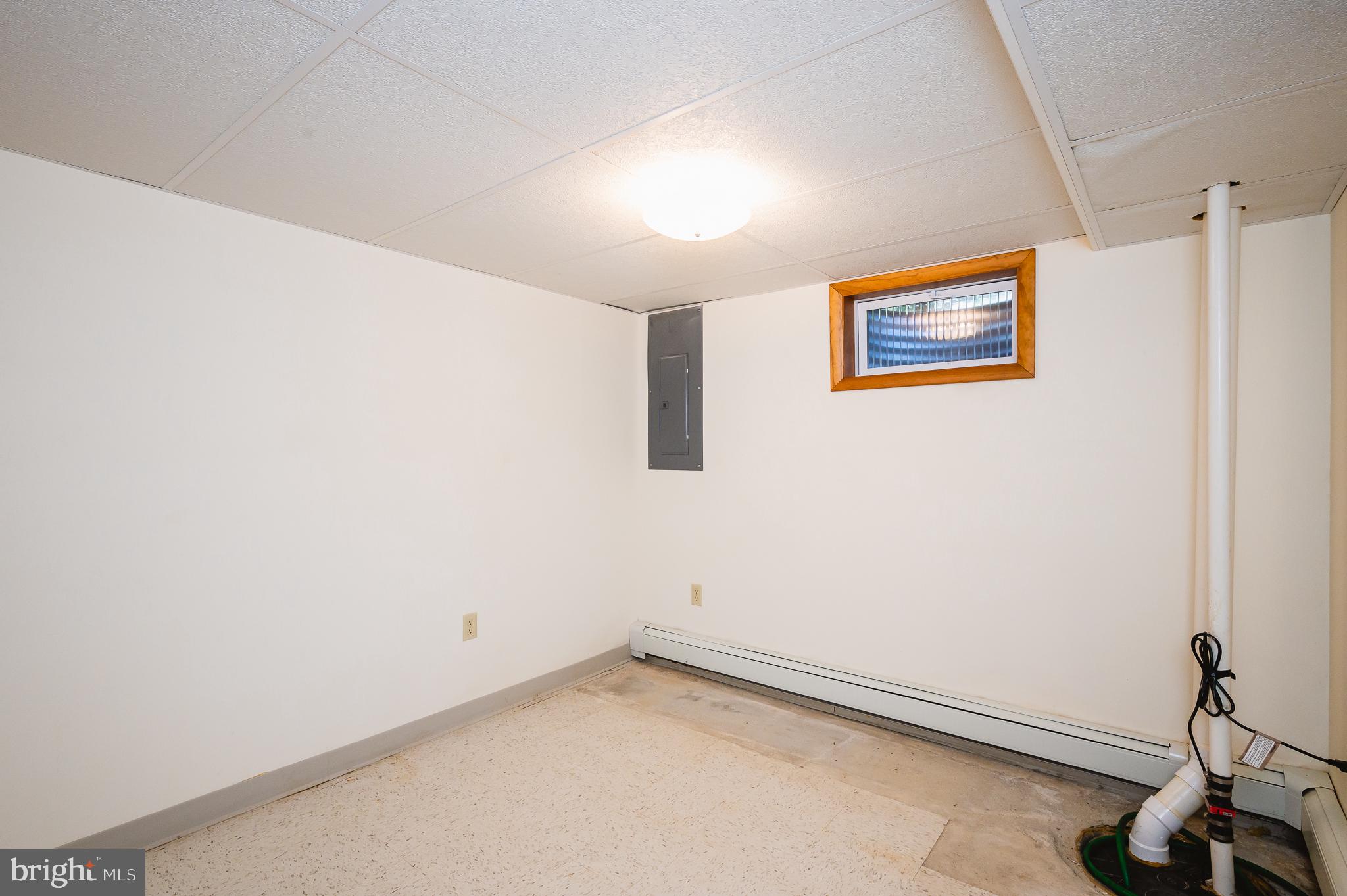 4124 Kahlston Road Nottingham, MD 21236 - Photo 34 of 40 Den