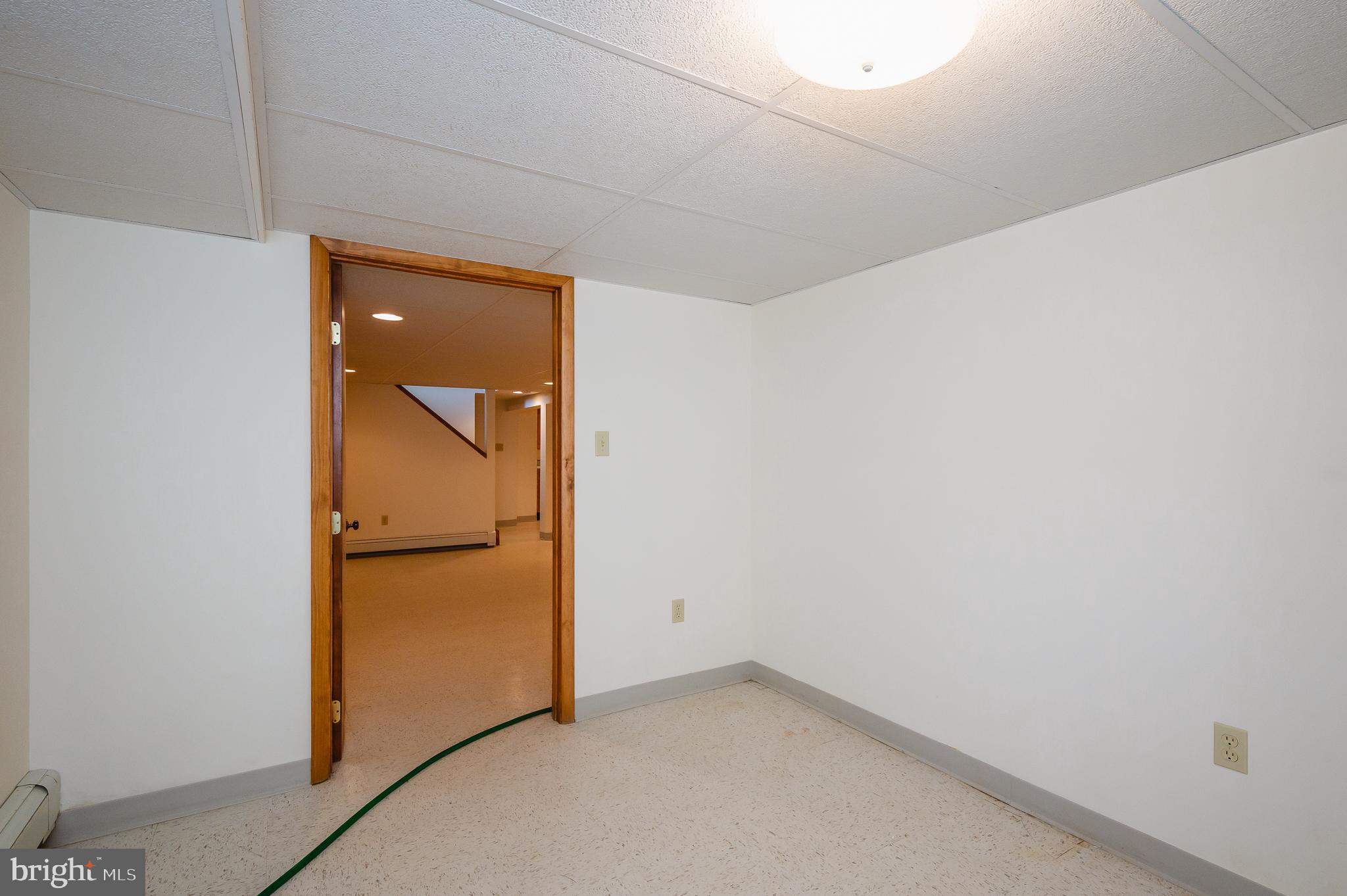 4124 Kahlston Road Nottingham, MD 21236 - Photo 36 of 40 Den