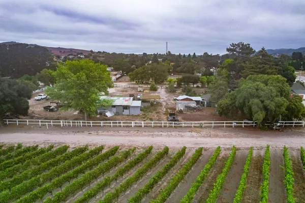 $1,150,000 | 165 Leslie Street, Los Alamos, CA 93440