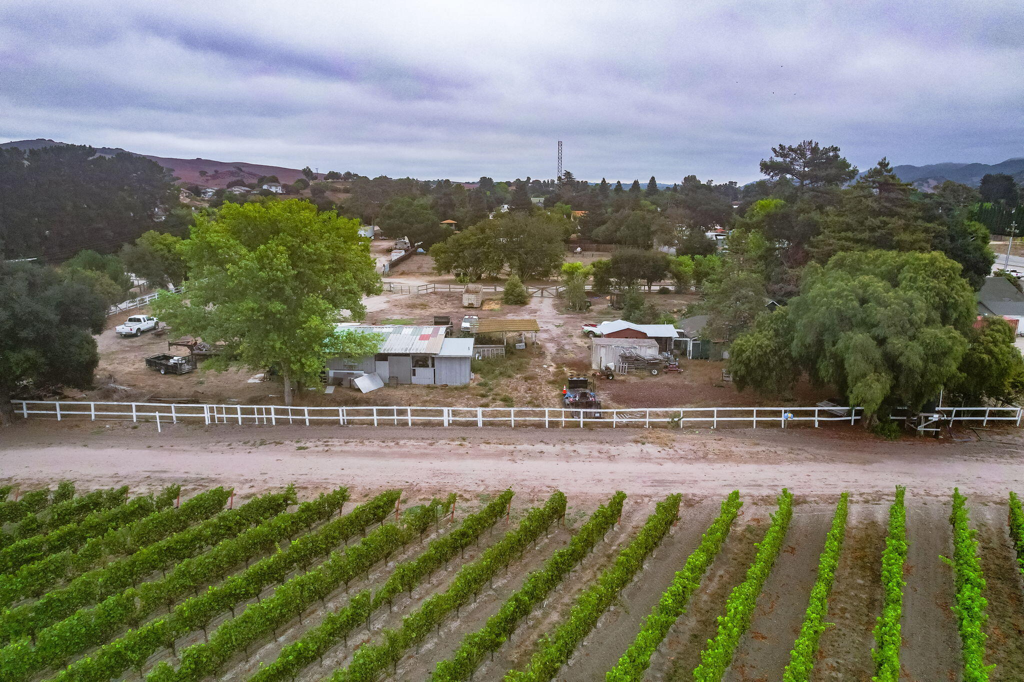 09 - 165 Leslie St (aerial)