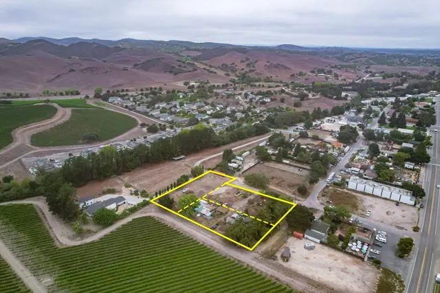 $1,200,000 | 165 Leslie Street, Los Alamos, CA 93440