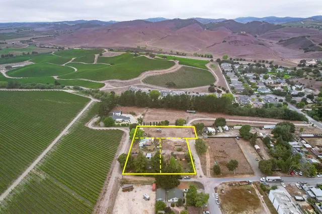 $1,200,000 | 165 Leslie Street, Los Alamos, CA 93440