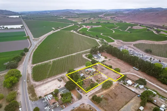 $1,200,000 | 165 Leslie Street, Los Alamos, CA 93440