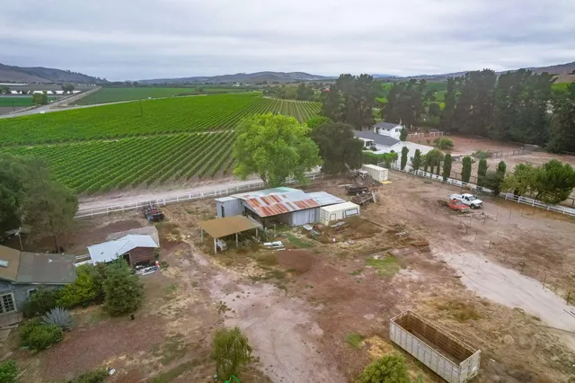 $1,200,000 | 165 Leslie Street, Los Alamos, CA 93440