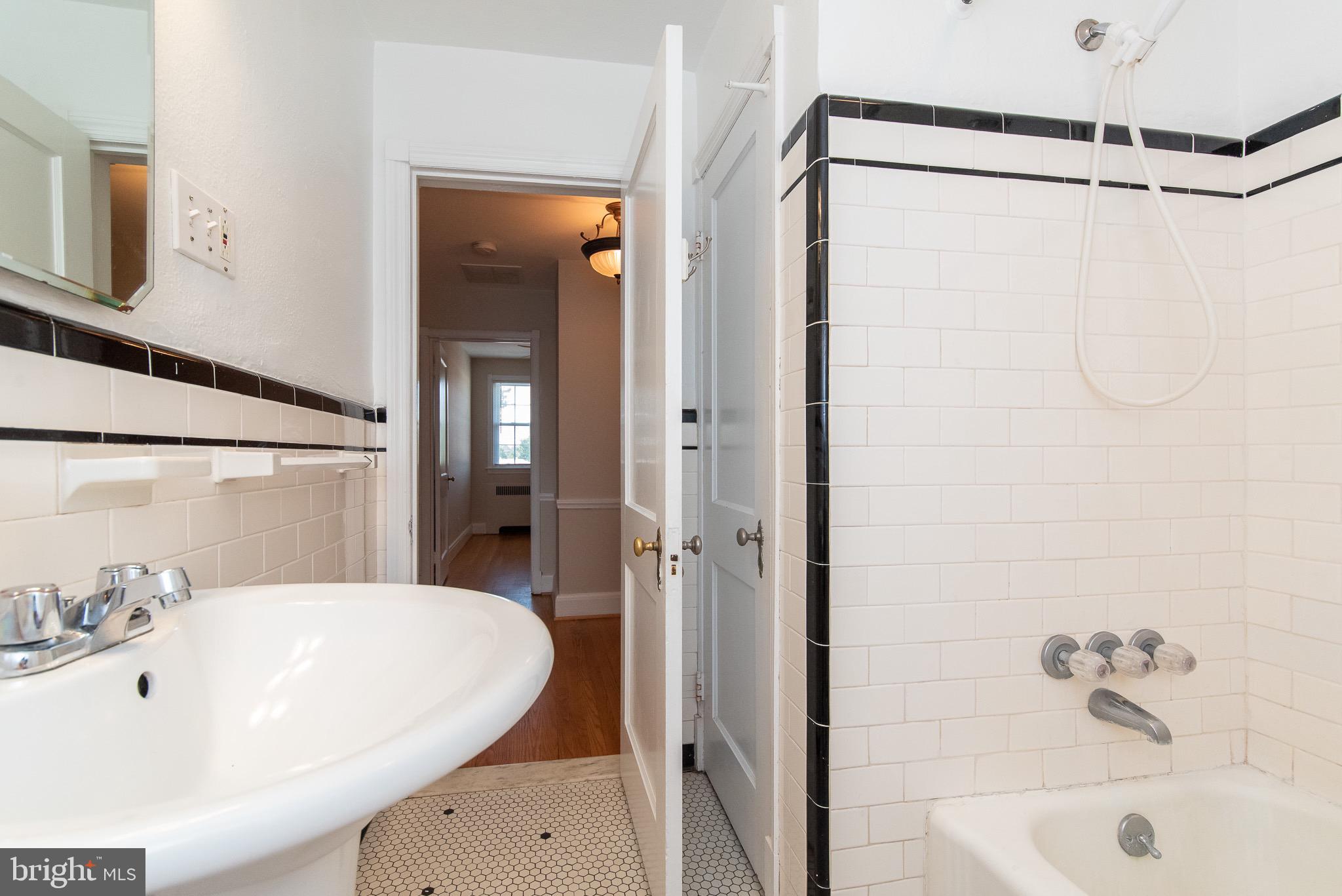 70 Murdock Road Baltimore, MD 21212 - Photo 34 of 52 FULL BATH