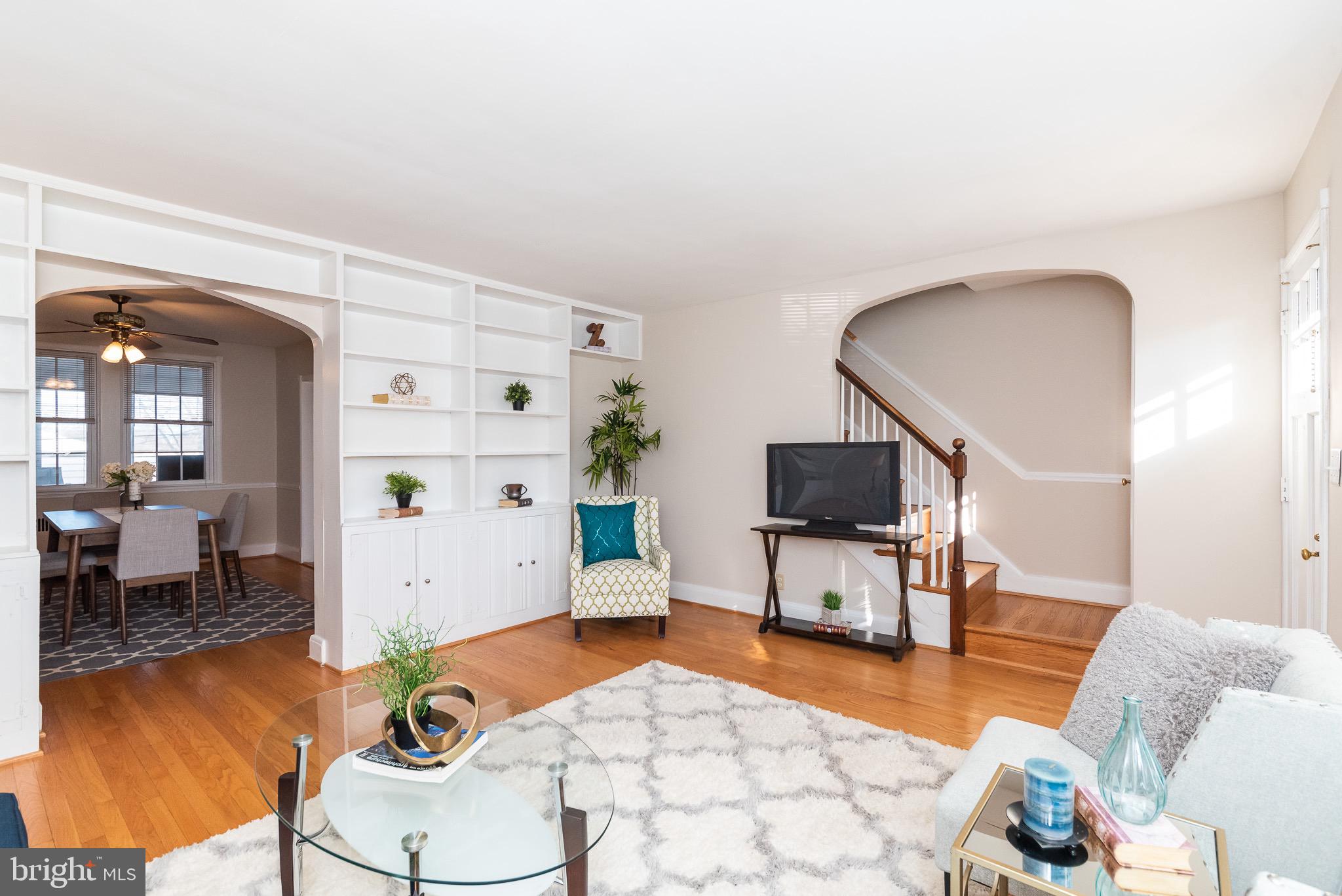70 Murdock Road Baltimore, MD 21212 - Photo 5 of 52 LIVING ROOM