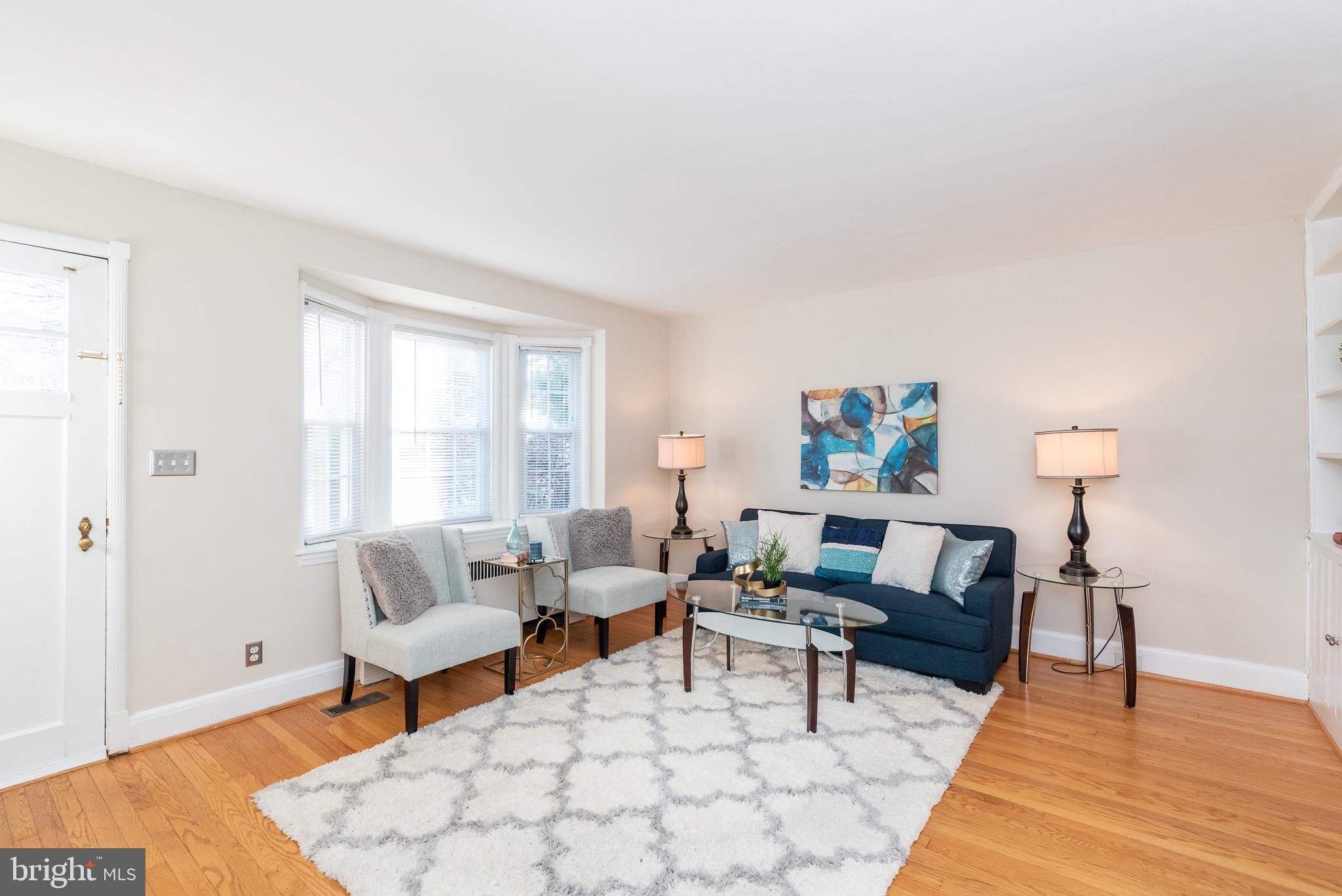 70 Murdock Road Baltimore, MD 21212 - Photo 6 of 52 LIVING ROOM