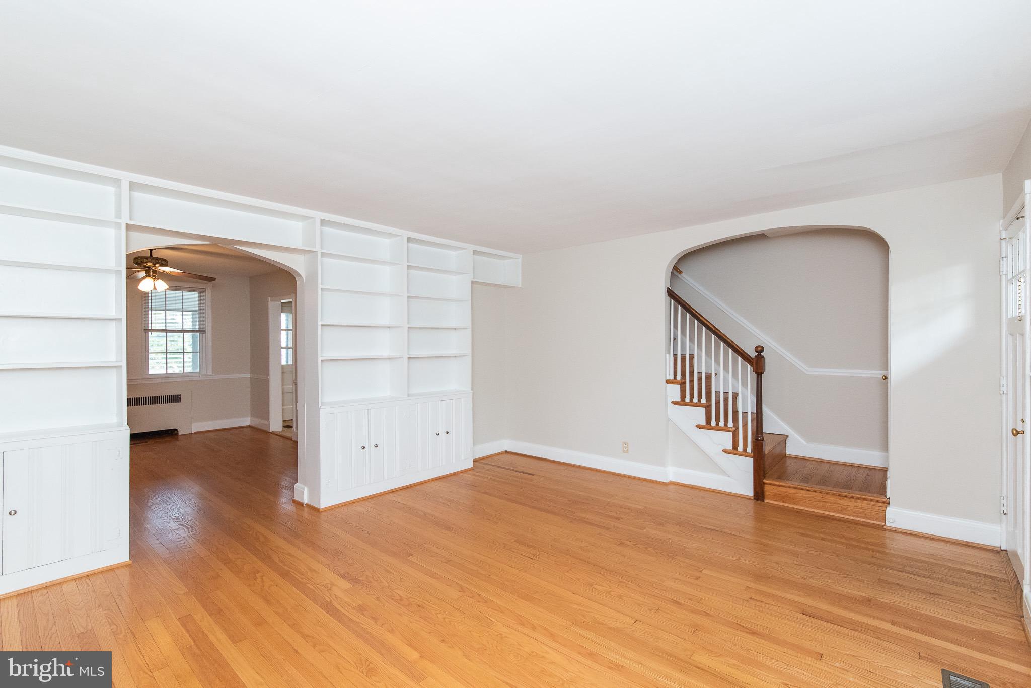 70 Murdock Road Baltimore, MD 21212 - Photo 7 of 52 LIVING ROOM
