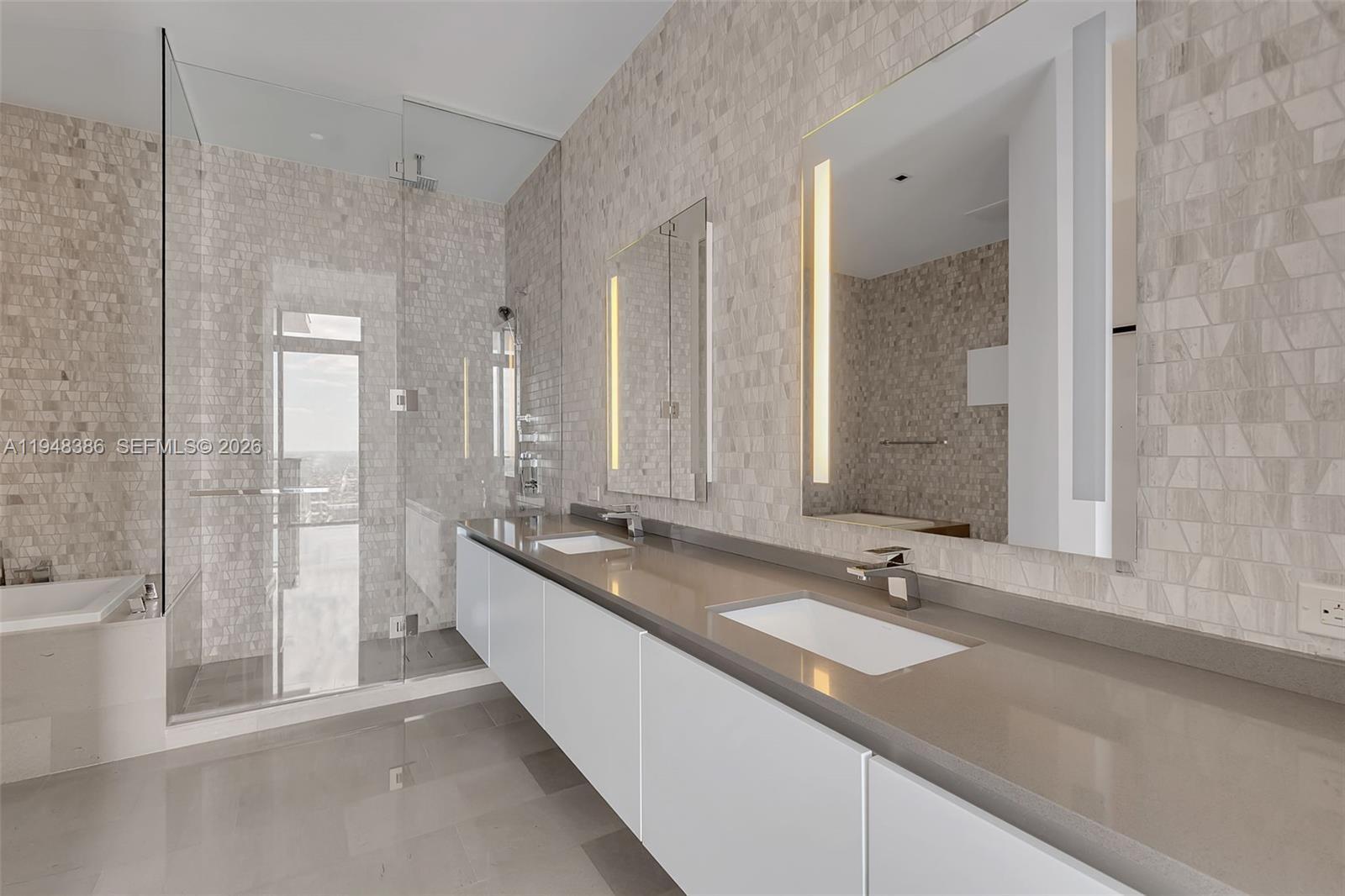 88 Southwest 7th Street, Unit 4110 Miami, FL 33130 - Photo 13 of 21