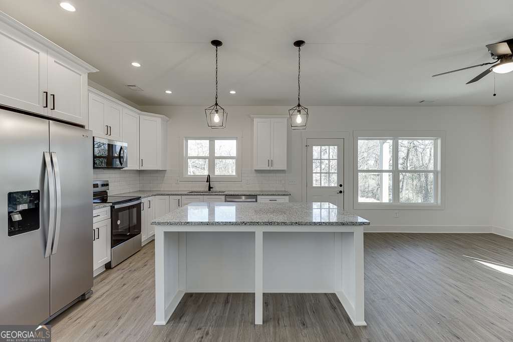 585 Clayton Street Commerce, GA 30529 - Photo 14 of 40