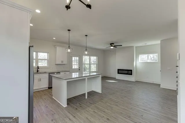 $2,300 | 585 Clayton Street, Commerce, GA 30529