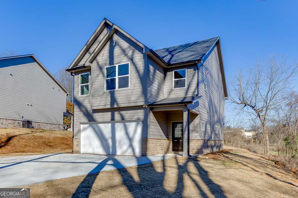 585 Clayton Street Commerce, GA 30529 - Photo 2 of 40