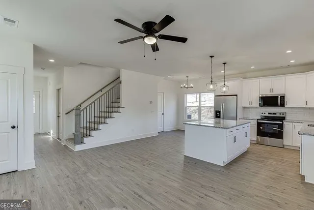 $2,300 | 585 Clayton Street, Commerce, GA 30529