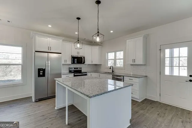 $2,300 | 585 Clayton Street, Commerce, GA 30529