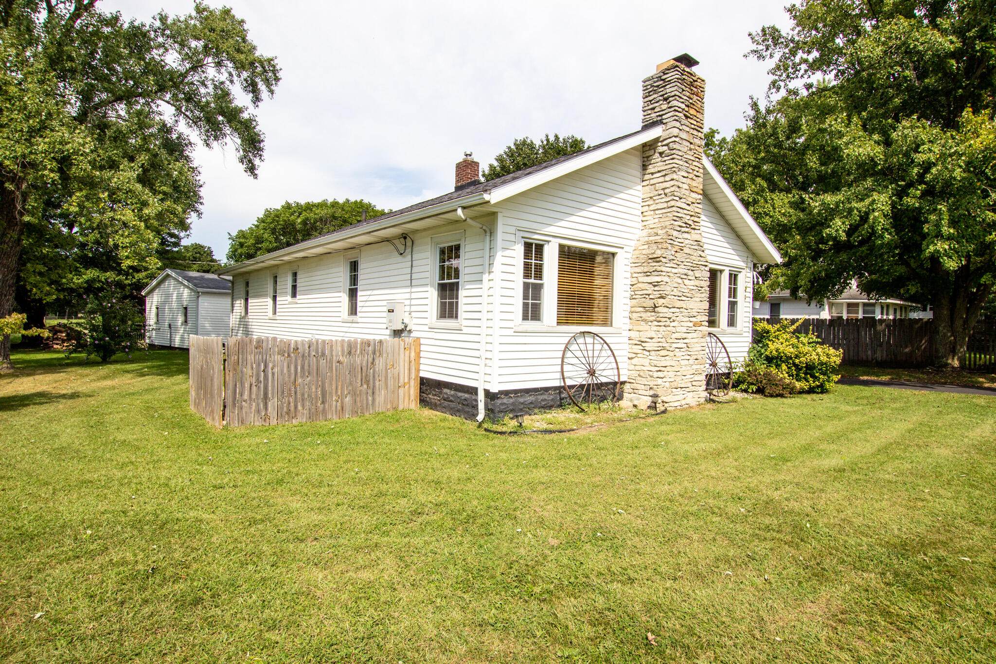 207 East Bertrand Road Niles, MI 49120 - Photo 1 of 40 Front