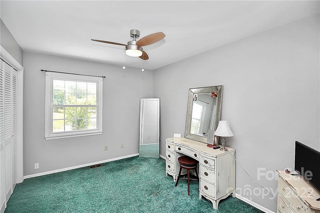 8356 Knights Bridge Road Charlotte, NC 28210 - Photo 23 of 32 Gallery Image 23