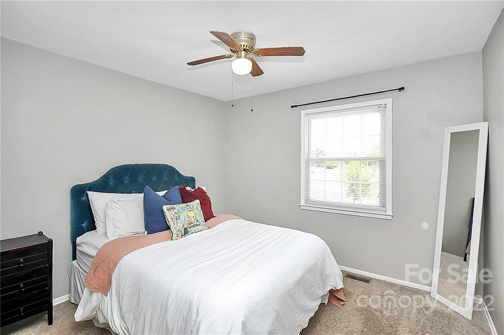 8356 Knights Bridge Road Charlotte, NC 28210 - Photo 25 of 32 Gallery Image 25