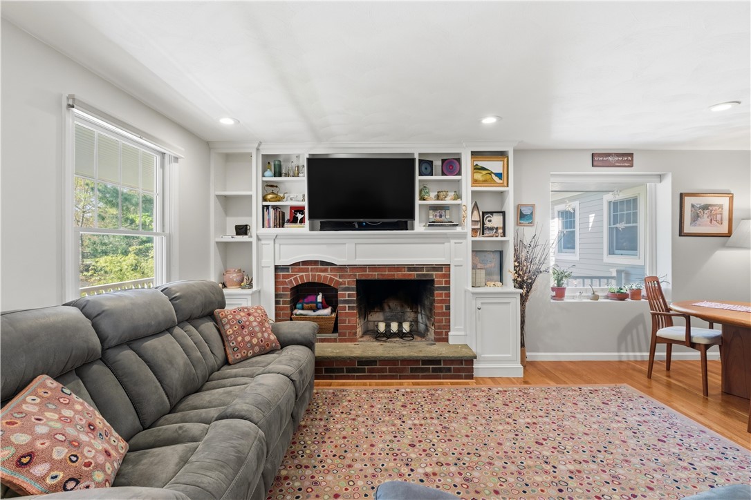 434 North Quidnessett Road North Kingstown, RI 02852 - Photo 13 of 33
