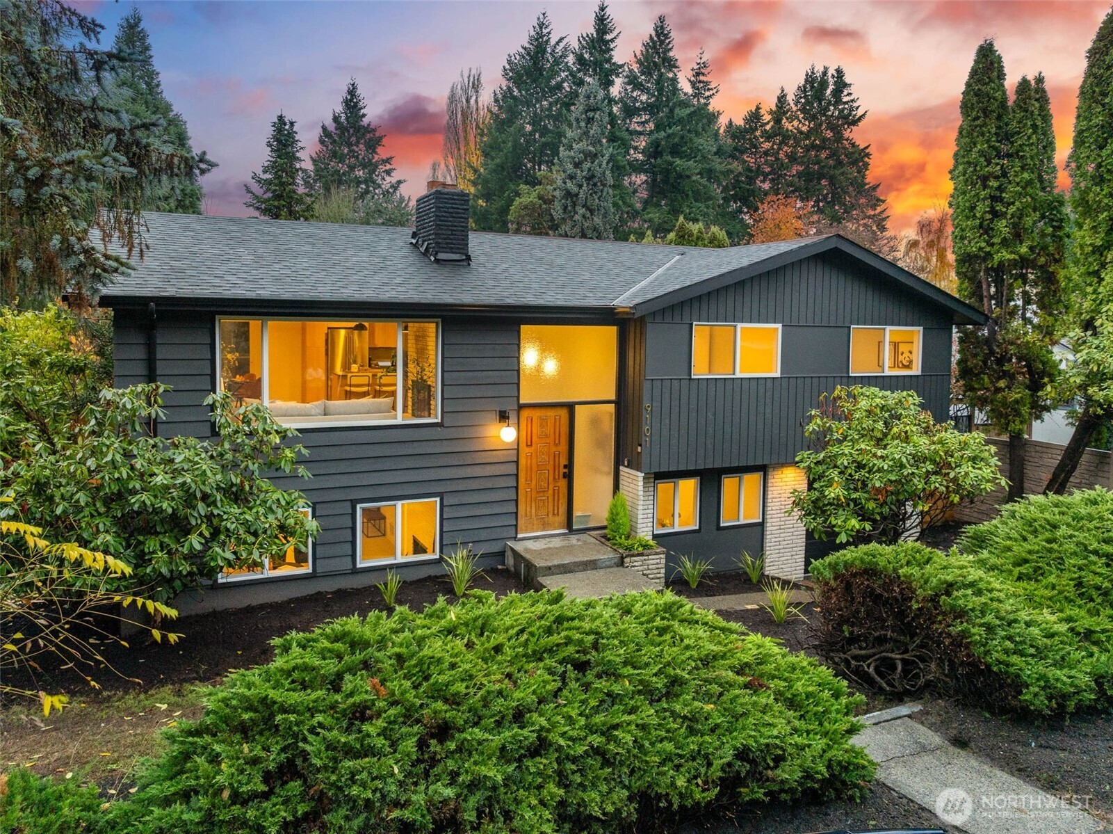 9101 30th Avenue Northeast Seattle, WA 98115 - Photo 1 of 35