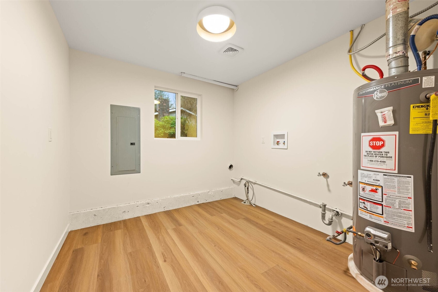 9101 30th Avenue Northeast Seattle, WA 98115 - Photo 29 of 35