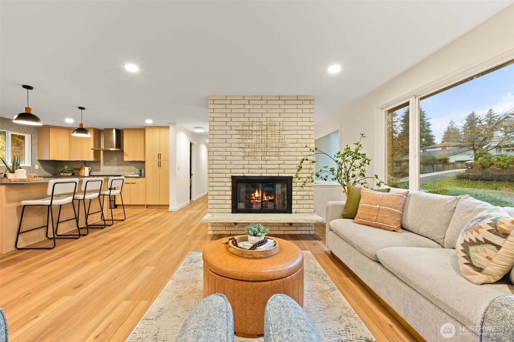 9101 30th Avenue Northeast Seattle, WA 98115 - Photo 5 of 35