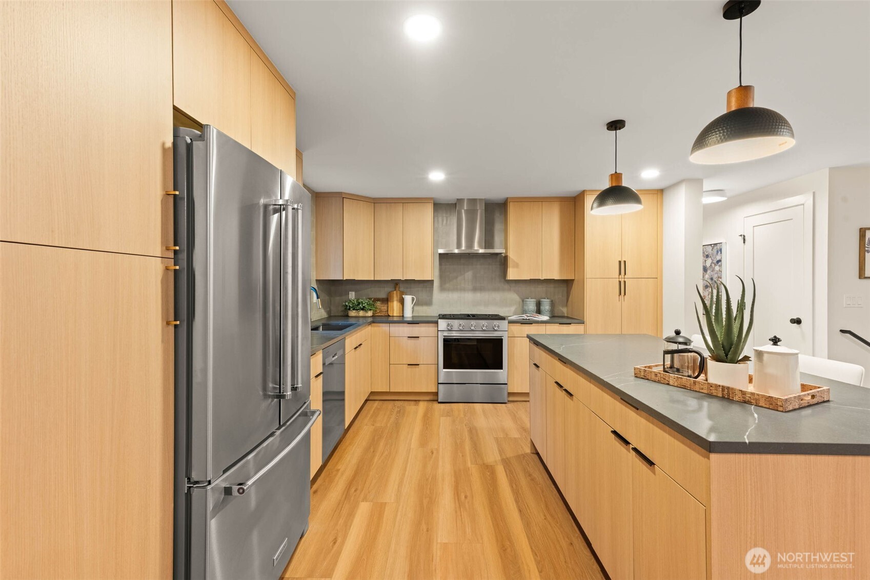 9101 30th Avenue Northeast Seattle, WA 98115 - Photo 8 of 35