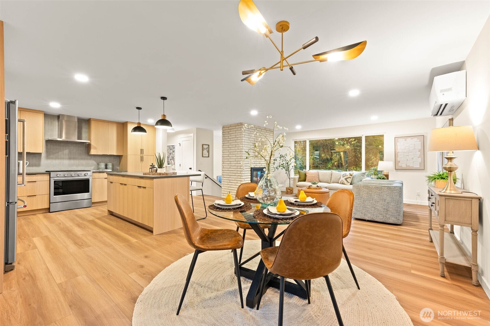 9101 30th Avenue Northeast Seattle, WA 98115 - Photo 10 of 35