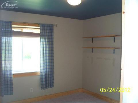 11403 Main Road Fenton, MI 48430 - Photo 17 of 22 20220796-16.JPG