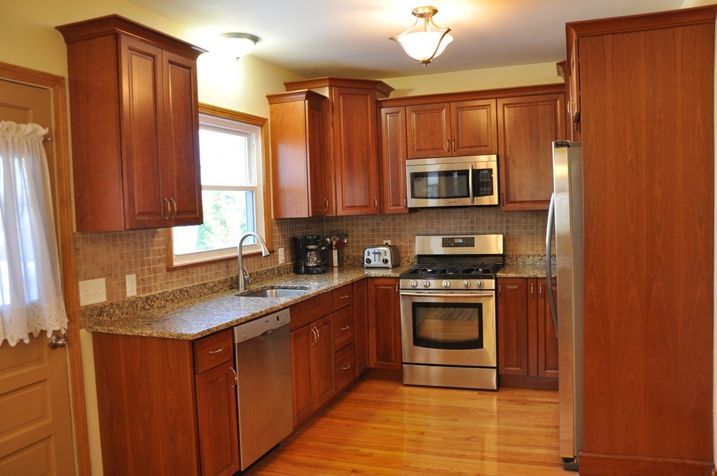 25 Concord Road Bedford, MA 01730 - Photo 3 of 24 Gallery Image 3