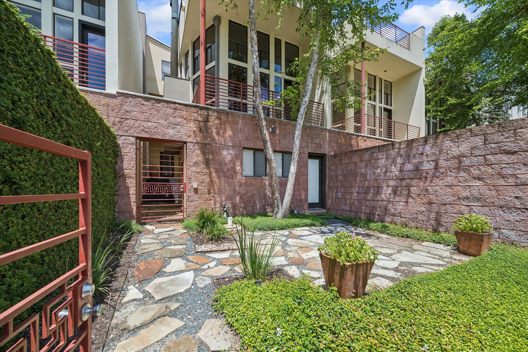 6322 Haskell Street, Unit B Houston, TX 77007 - Photo 2 of 29