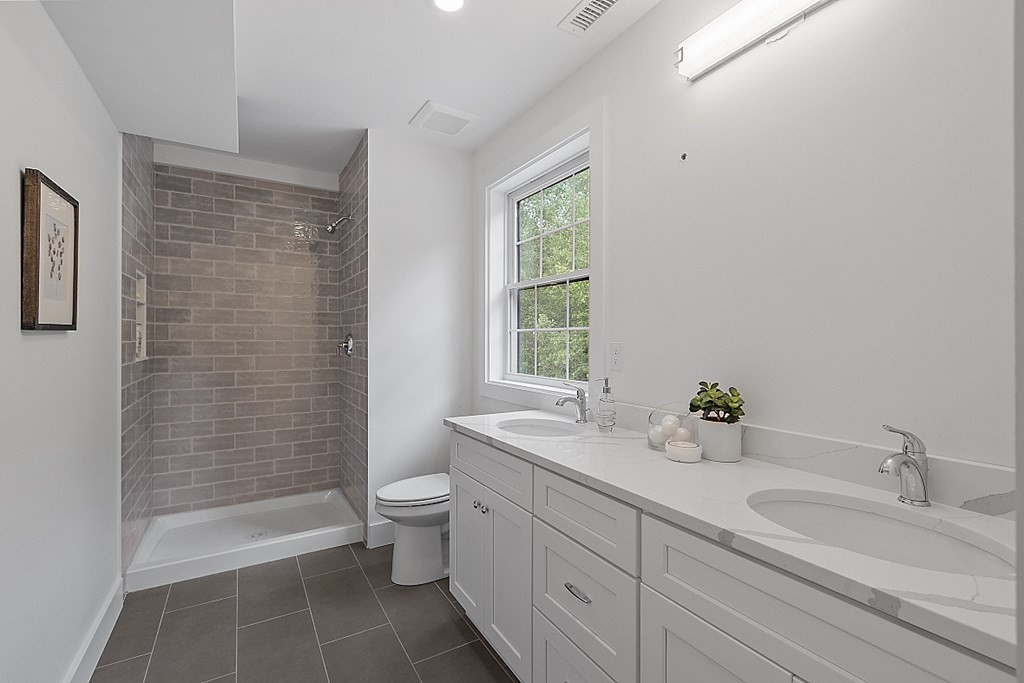 100 Albion Road, Unit 303 Bedford, MA 01730 - Photo 18 of 39 Gallery Image 18