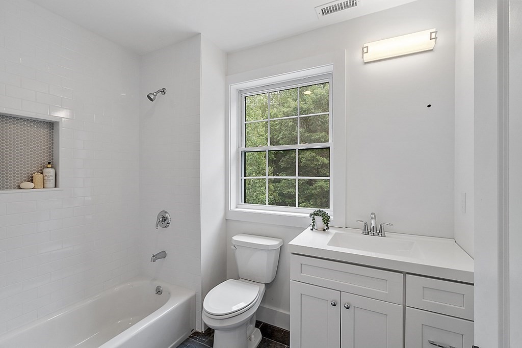 100 Albion Road, Unit 303 Bedford, MA 01730 - Photo 27 of 39 Gallery Image 27