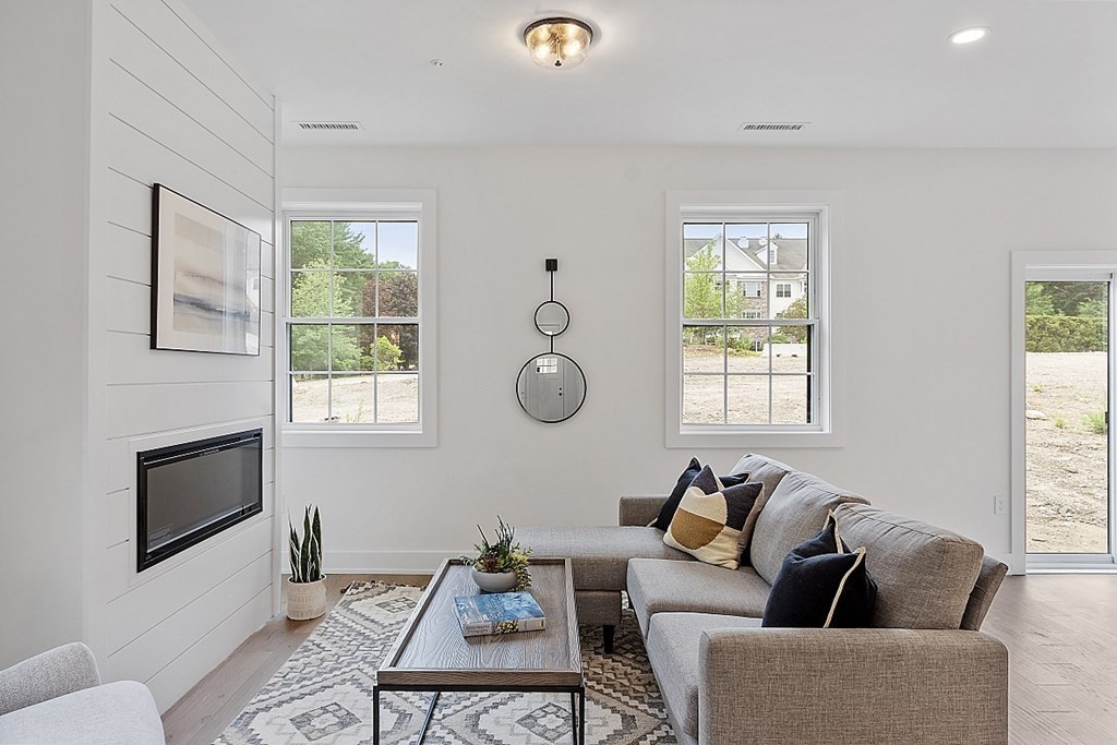 100 Albion Road, Unit 303 Bedford, MA 01730 - Photo 10 of 39 Gallery Image 10