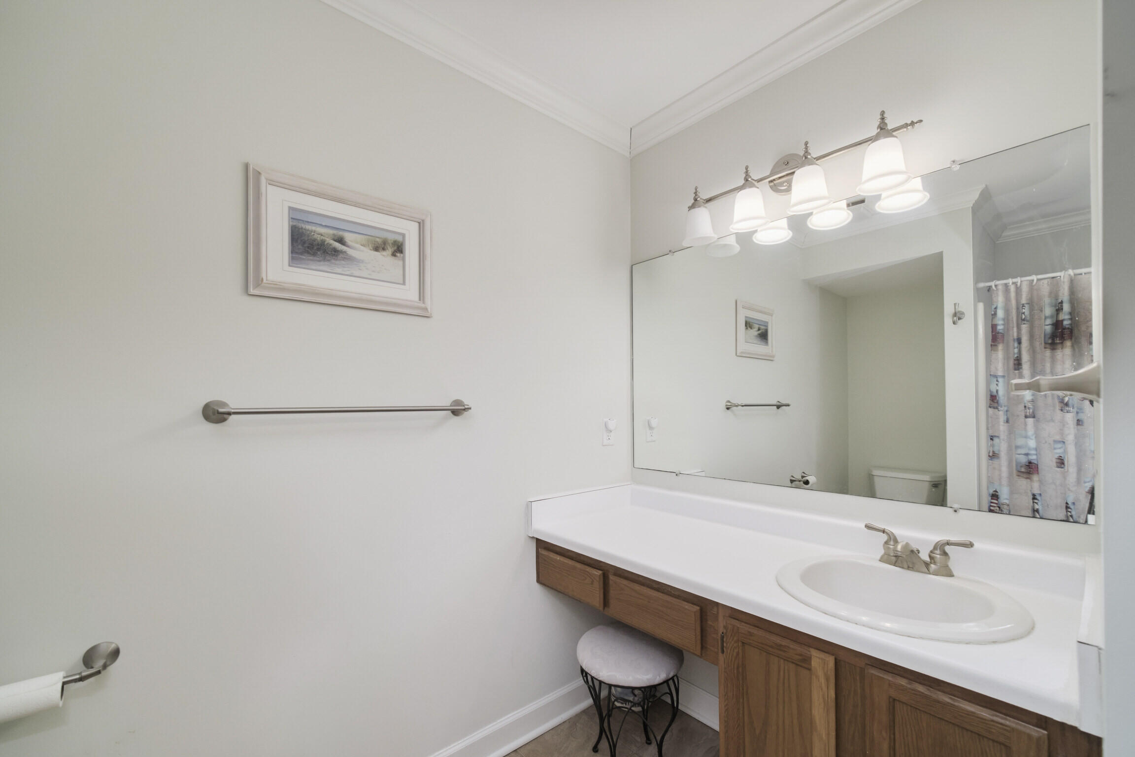 317 5th Avenue, Unit 4 Manistee, MI 49660 - Photo 11 of 38 317_Fifth_Ave_unit_4-08