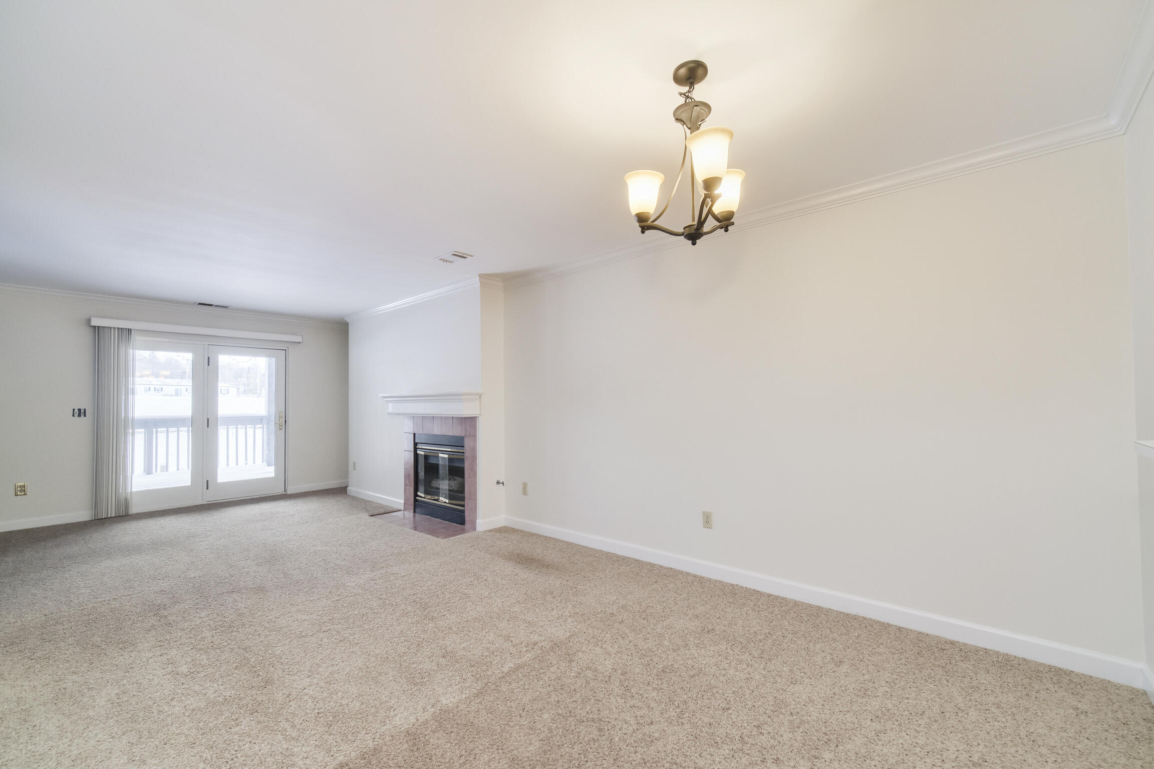 317 5th Avenue, Unit 4 Manistee, MI 49660 - Photo 18 of 38 317_Fifth_Ave_unit_4-15