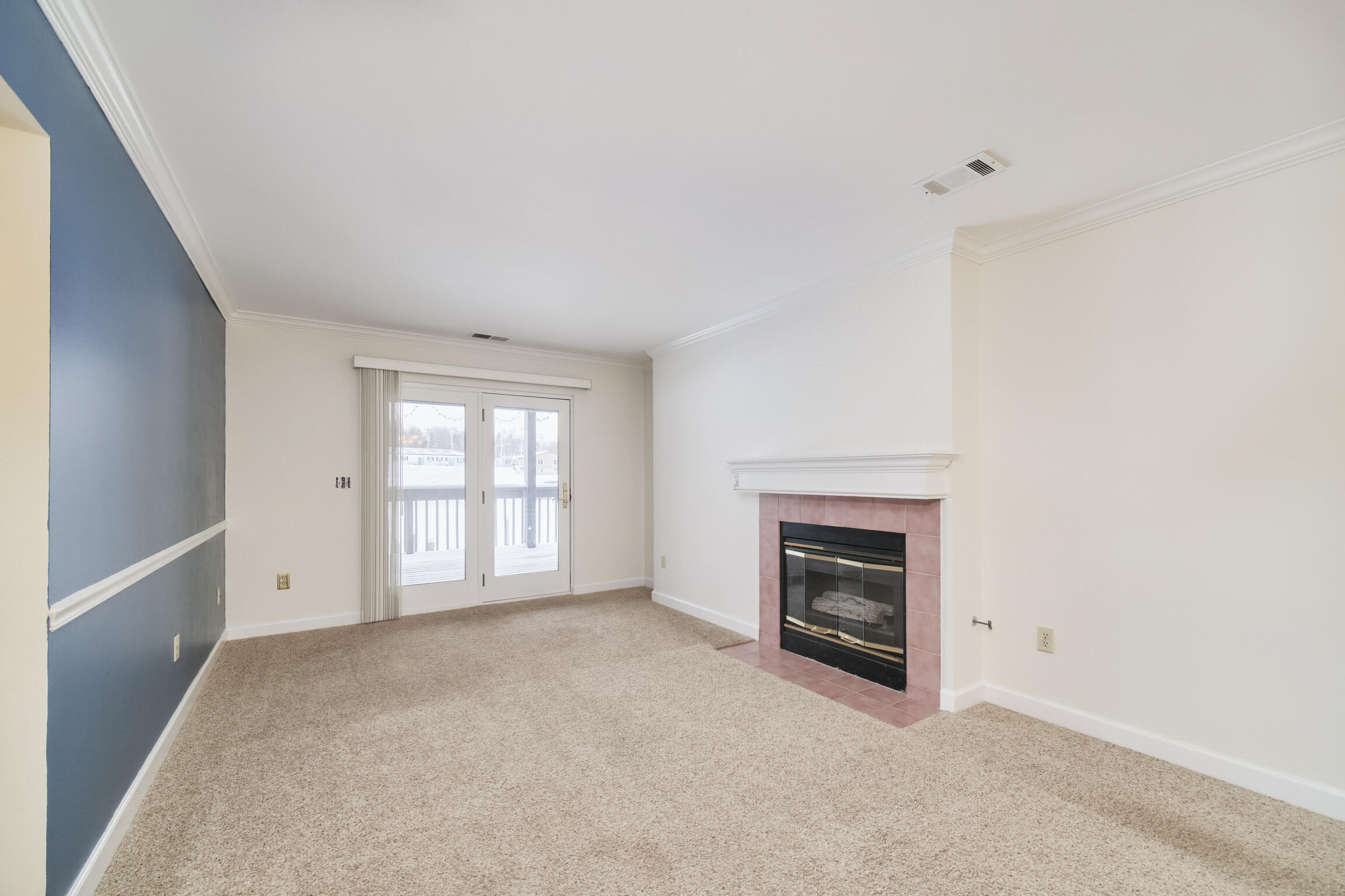 317 5th Avenue, Unit 4 Manistee, MI 49660 - Photo 19 of 38 317_Fifth_Ave_unit_4-16