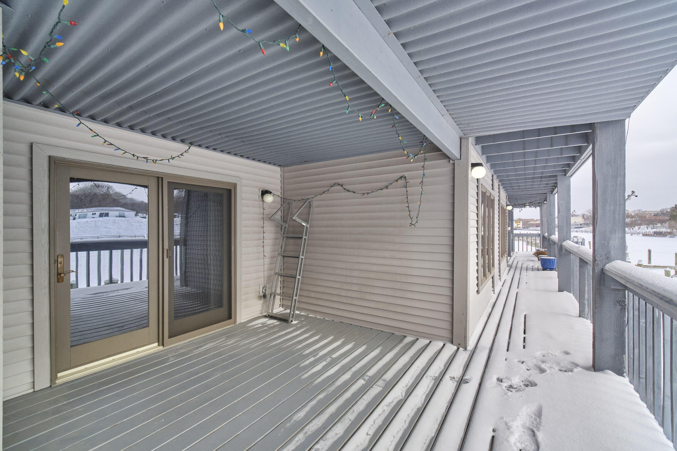 317 5th Avenue, Unit 4 Manistee, MI 49660 - Photo 27 of 38 317_Fifth_Ave_unit_4-24