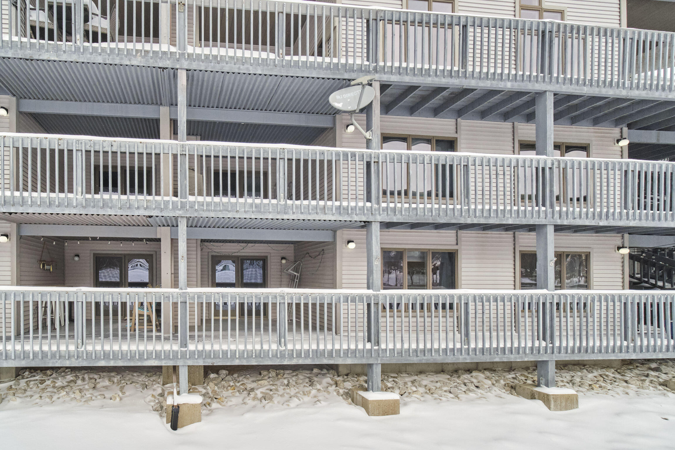 317 5th Avenue, Unit 4 Manistee, MI 49660 - Photo 32 of 38 317_Fifth_Ave_unit_4-30