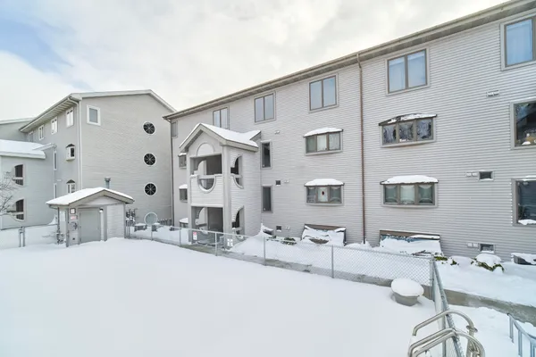 $289,000 | 317 5th Avenue, Unit 4, Manistee, MI 49660