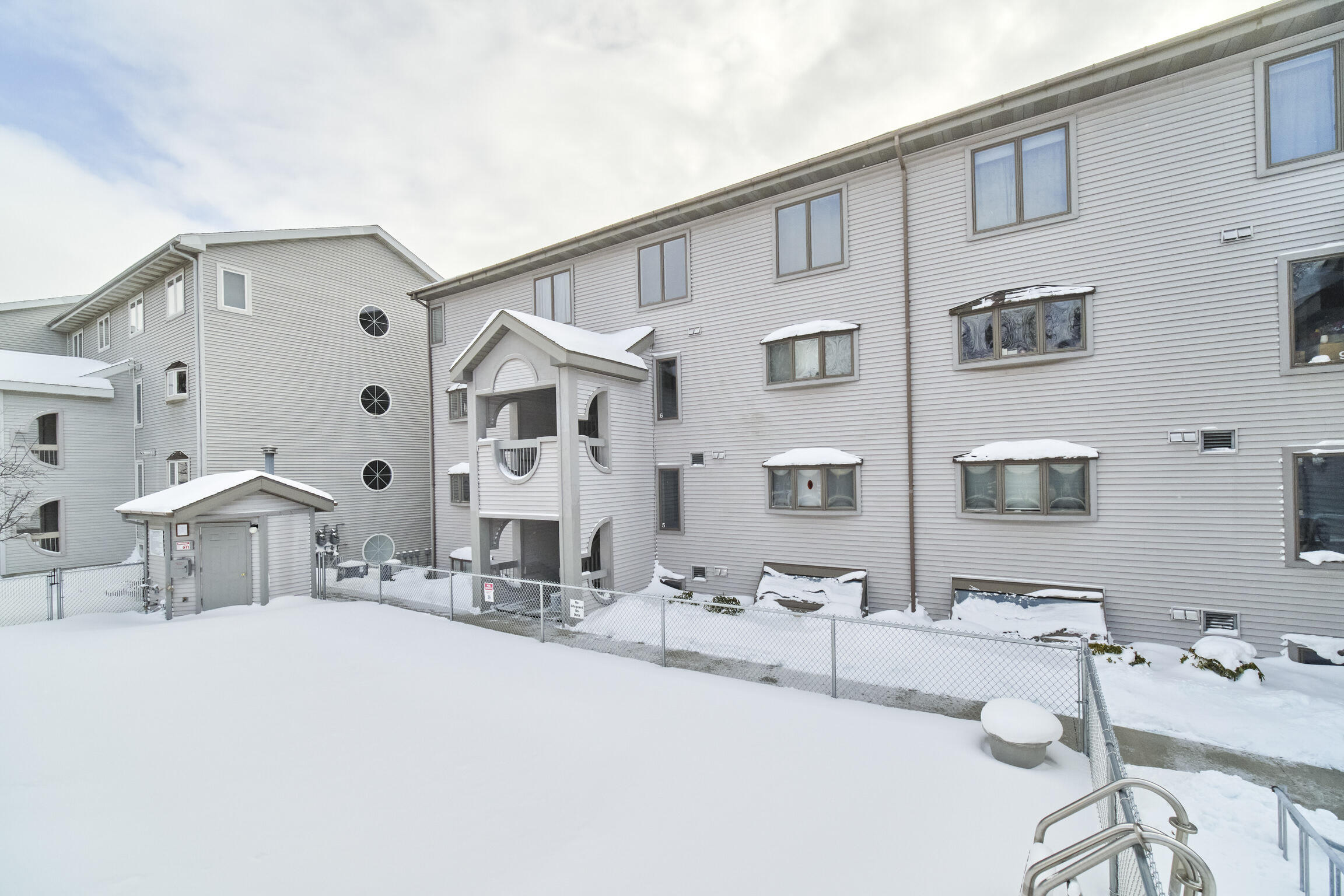 317 5th Avenue, Unit 4 Manistee, MI 49660 - Photo 35 of 38 317_Fifth_Ave_unit_4-34