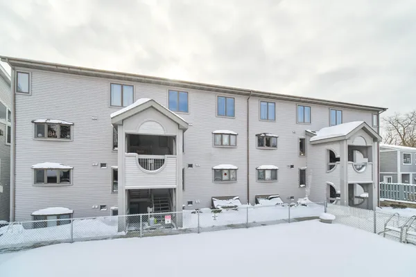 $289,000 | 317 5th Avenue, Unit 4, Manistee, MI 49660