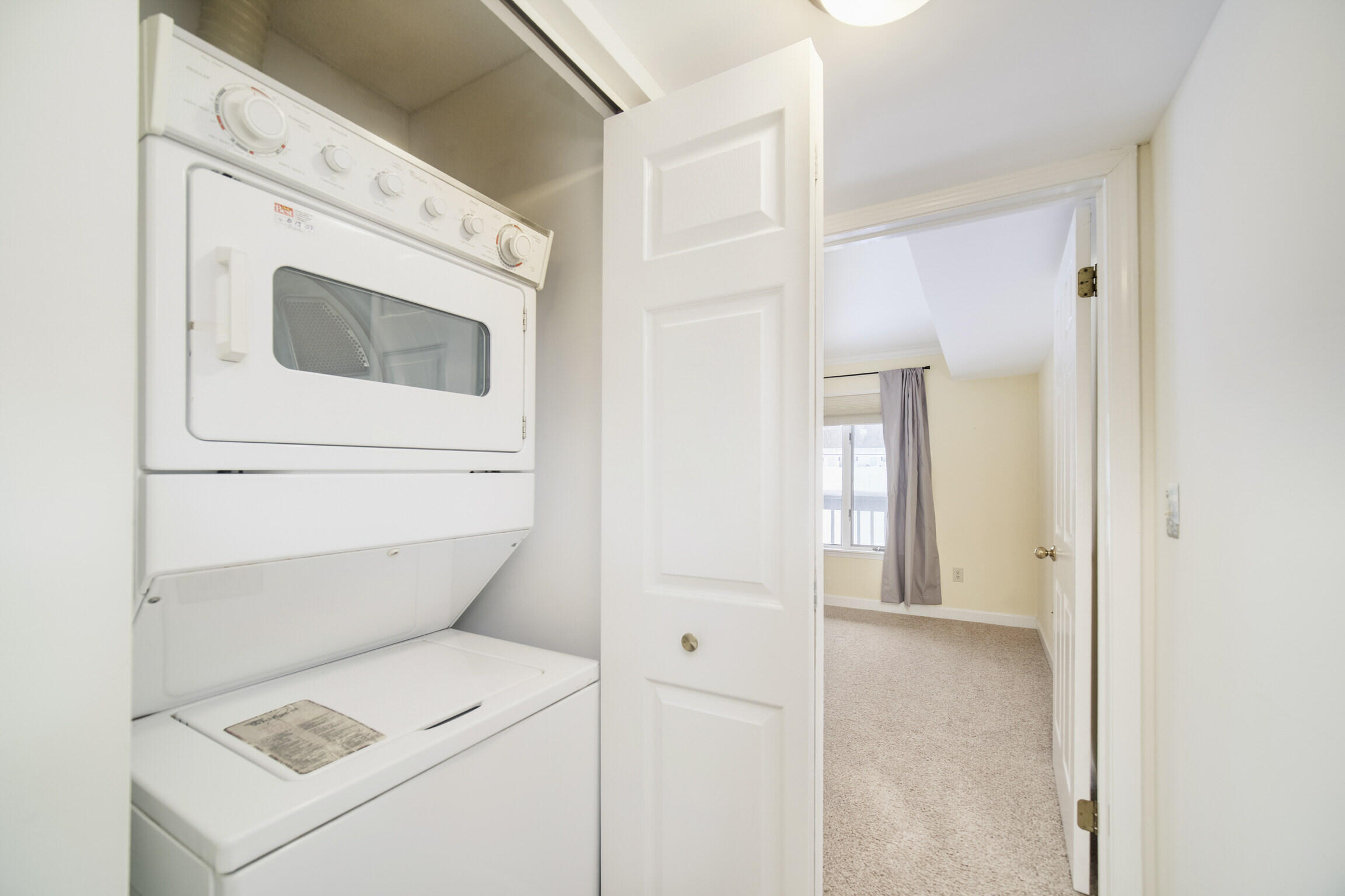 317 5th Avenue, Unit 4 Manistee, MI 49660 - Photo 7 of 38 317_Fifth_Ave_unit_4-04