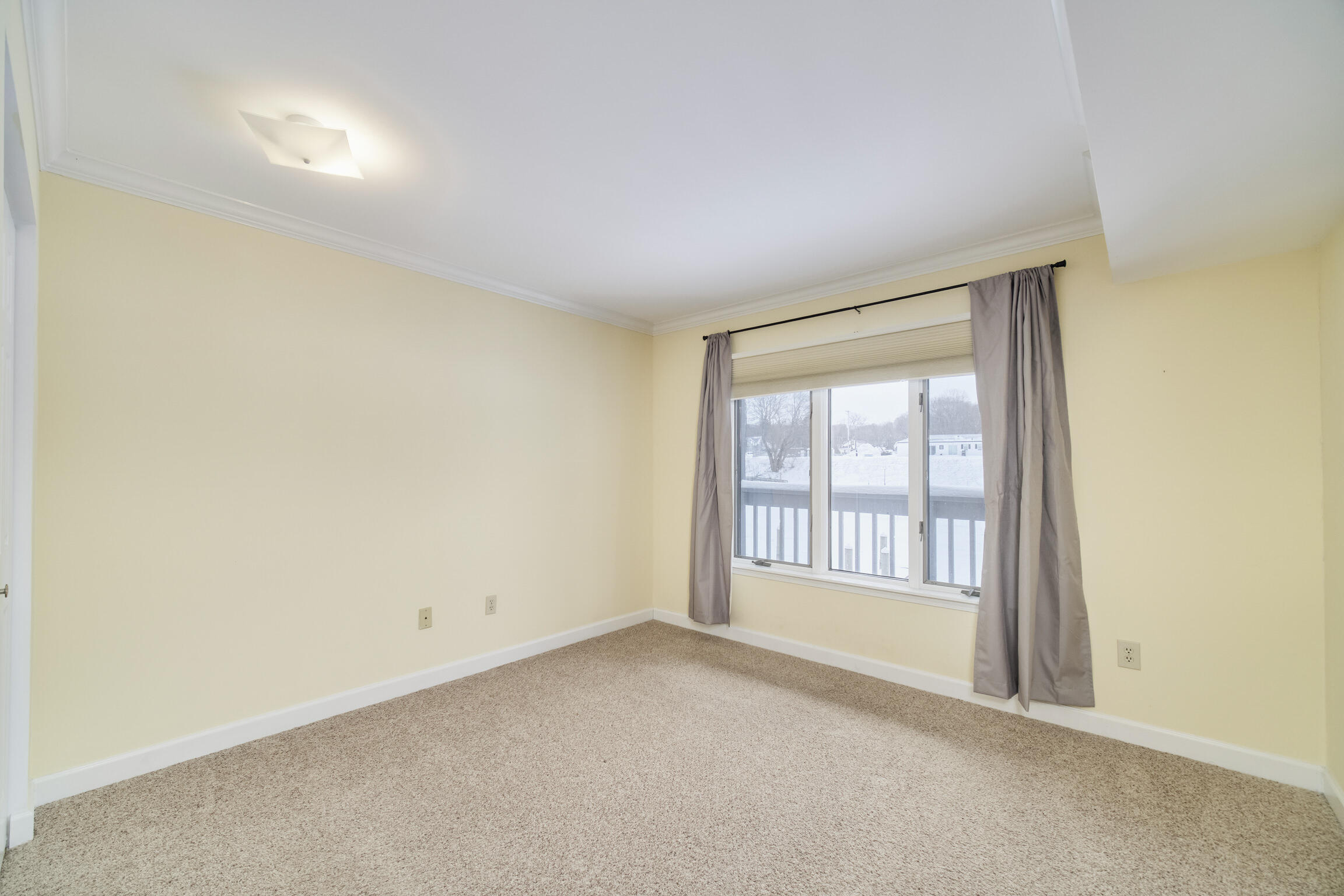 317 5th Avenue, Unit 4 Manistee, MI 49660 - Photo 8 of 38 317_Fifth_Ave_unit_4-05